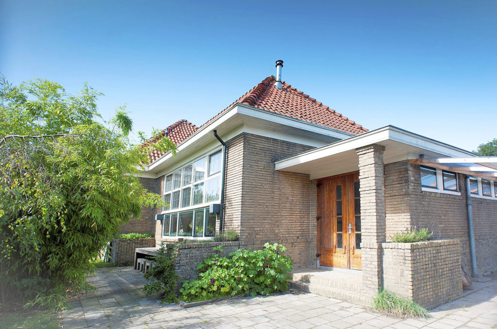 Te koop: voormalige basisschool in Sexbierum