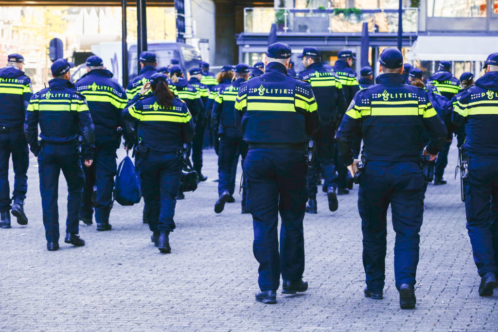 De politie verdient meer lof EW