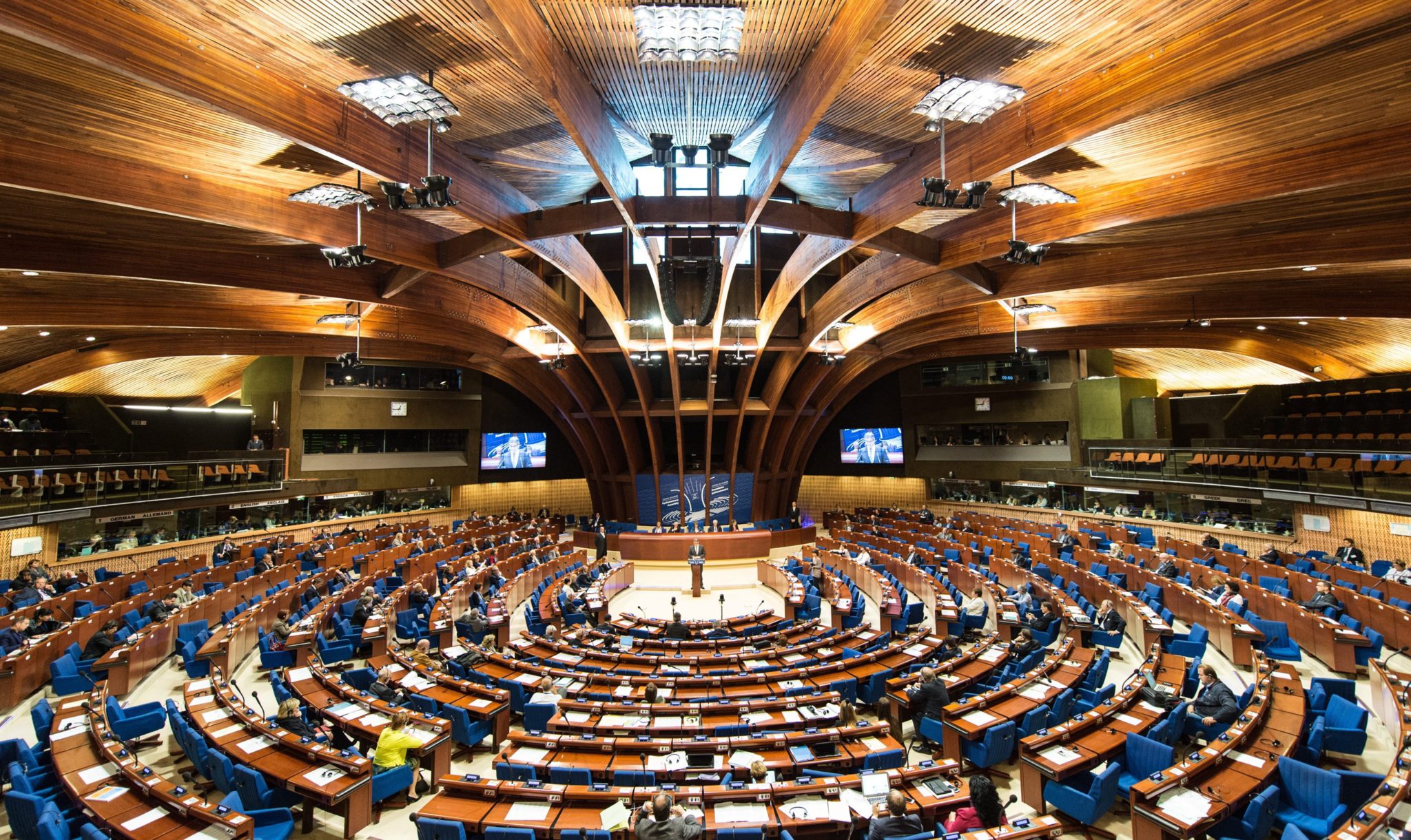 Na corruptieschandalen neemt assembleevoorzitter Raad van Europa ontslag EW