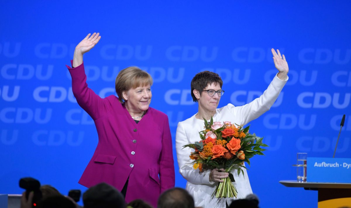 Angela Merkel heeft CDU achter zich, maar wat doet SPD? Angela Merkel heeft CDU achter zich, maar wat doet SPD?