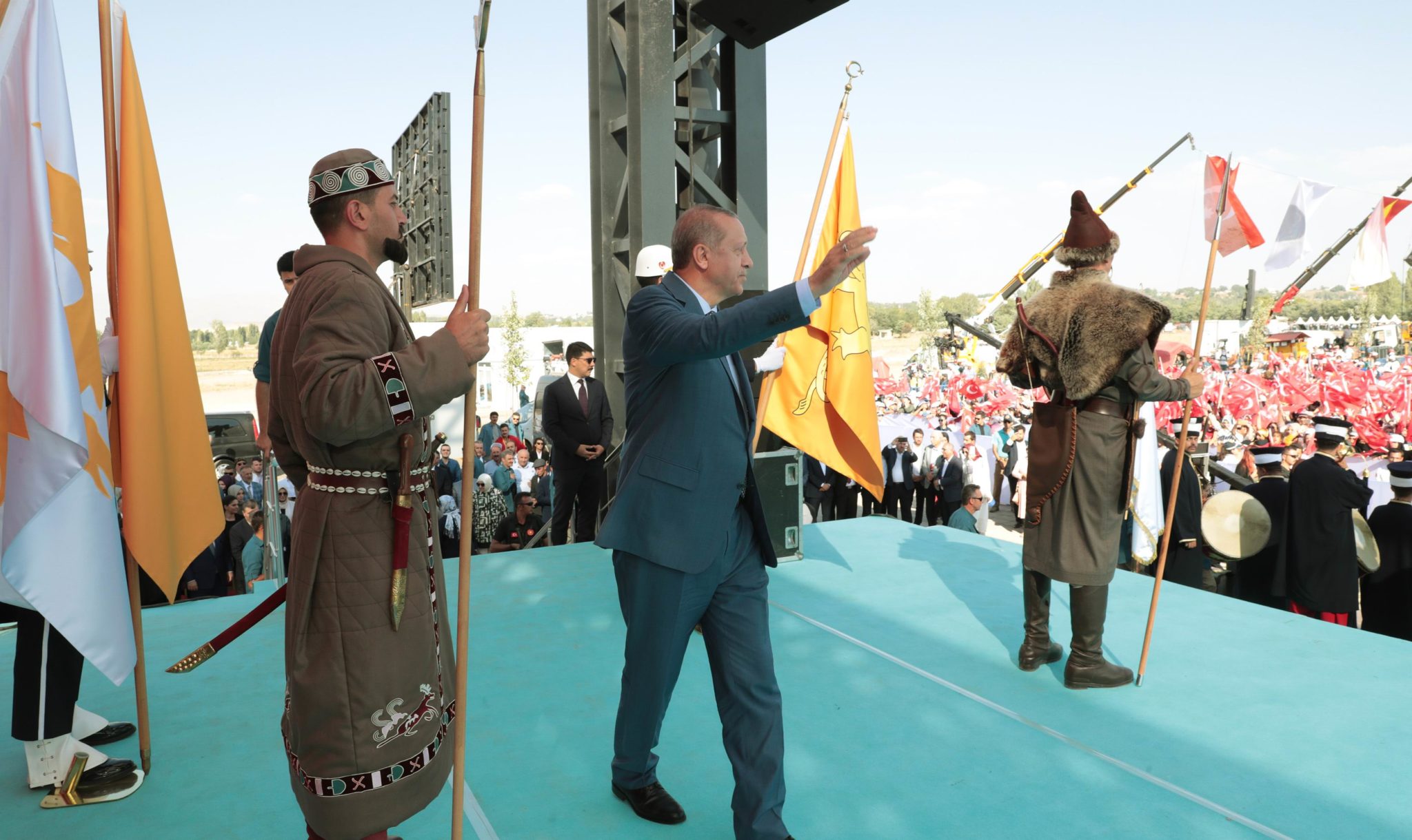 erdoganrechterarm-2048x1220.jpg?1