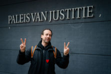 Kan avondklok nog van tafel? En wat gebeurt er met boetes?