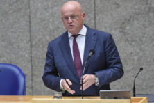 Geachte Ferd Grapperhaus: kondig nú plan aan tegen vijanden van de staat