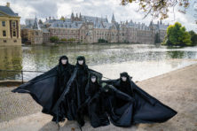 Politiek weekboek: miljoenen voor kind, tochtstrips