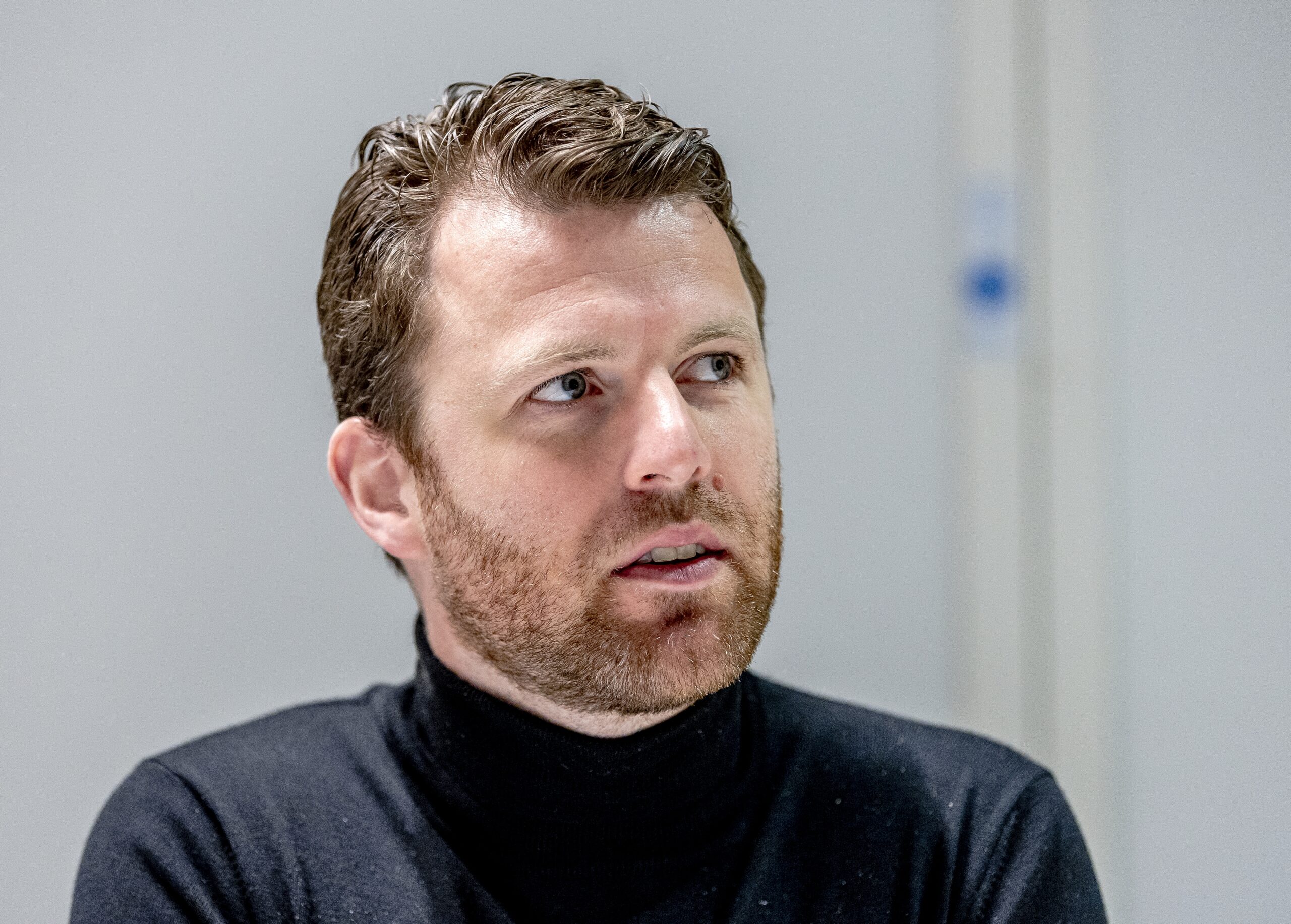 Waarom AD publicatieverbod krijgt over Royce de Vries en 'omkoping' Khalid Kasem EW Waarom AD publicatieverbod krijgt over Royce de Vries en 'omkoping' Khalid Kasem EW