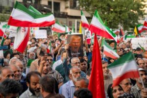 Na Amerikaanse aanval protesteerden Iraniërs in Teheran tegen de Verenigde Staten