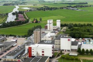 JOURE - Luchtfoto Jacobs Douwe Egberts NL B.V. in het Friese dorp Joure. ANP