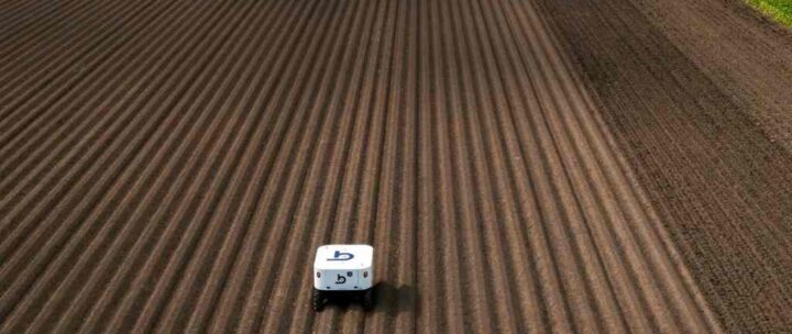 Onkruidrobot plukt in vier dagen 5 hectare schoon