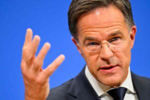 NAVO-secretaris-generaal Mark Rutte reageert terwijl hij spreekt tijdens een persconferentie op het NAVO-hoofdkwartier. (Foto: ANP)