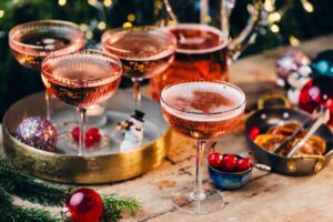 Bij een kerstpakket hoort natuurlijk champagne
