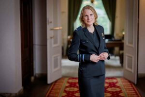 Luitenant-generaal Elanor Boekholt-O’Sullivan. In het nieuwe kabinet is zij namens D66 beoogd minister van Volkshuisvesting en Ruimtelijke Ordening.