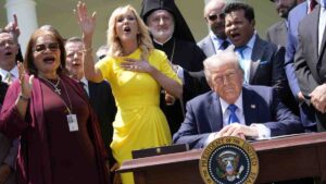 Trump tijdens de nationale gebedsdag Bron: ANP