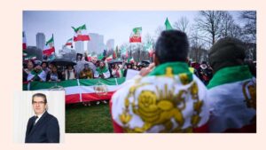 Actievoerders op het Malieveld tijdens een demonstratie om zich uit te spreken voor het Iraanse volk en tegen het regime in Iran.